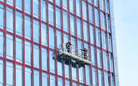 High-rise curtainwall sealant installation